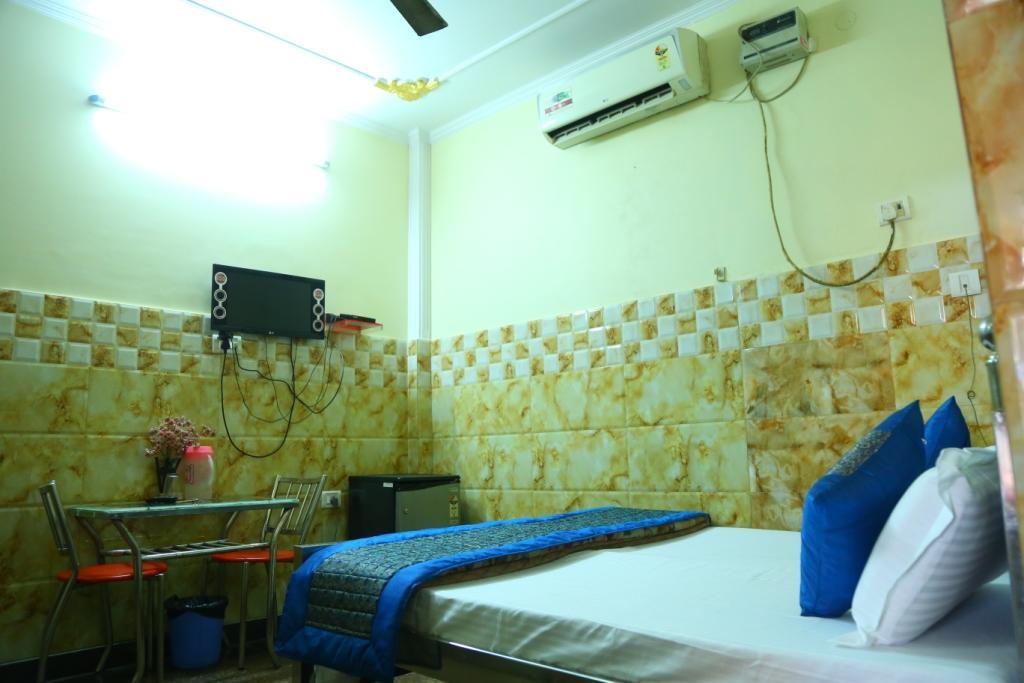 Hotel Ayesha Palace Delhi  Esterno foto